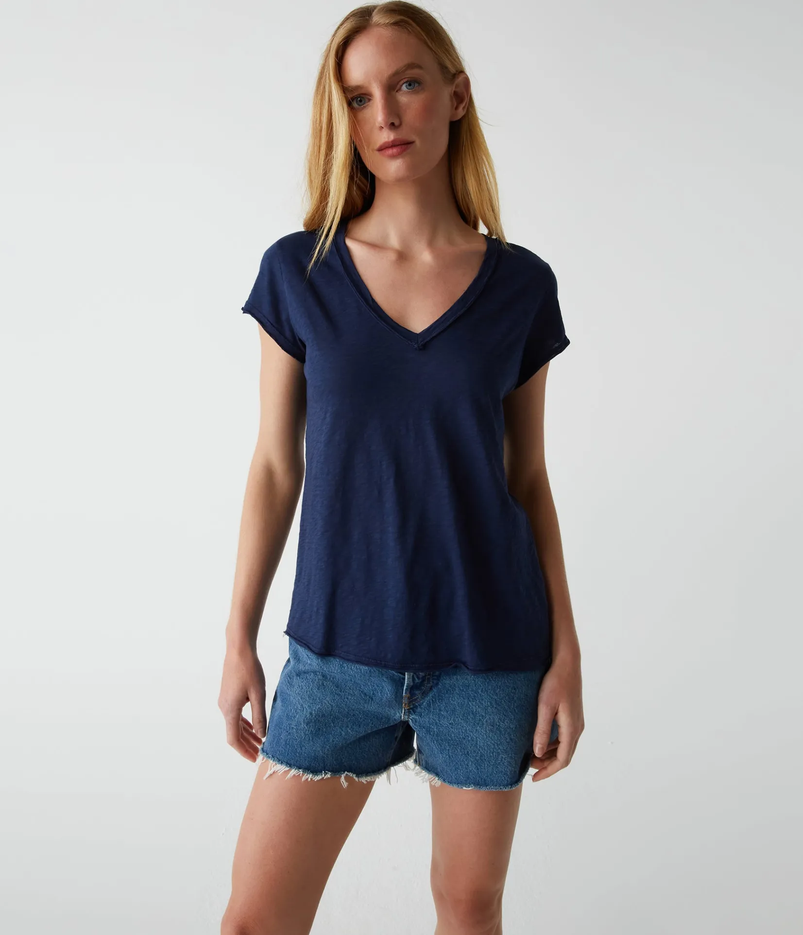 baxter_vneck_tee_16.webp Michael Stars Baxter V-Neck Tee- T-Shirts | Supima Cotton T-Shirts