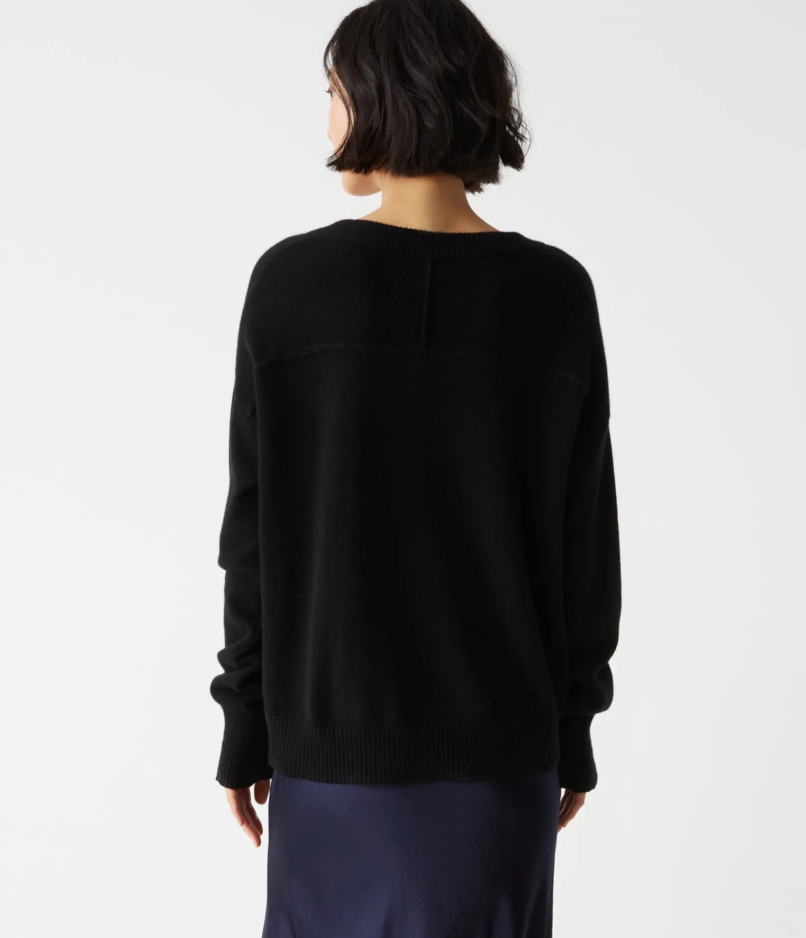 gemma_vneck_cashmere_sweater_15.webp Michael Stars Gemma V-Neck Cashmere Sweater- Sweaters & Cardigans