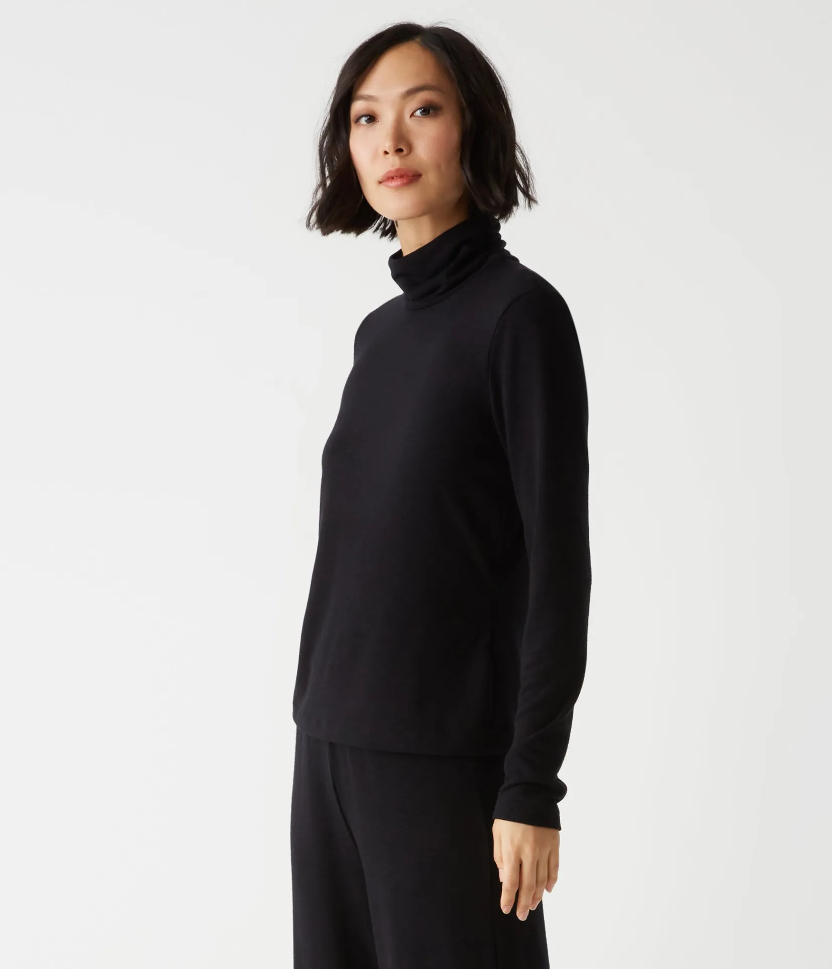 hadley_turtleneck_2.webp Michael Stars Hadley Turtleneck- T-Shirts