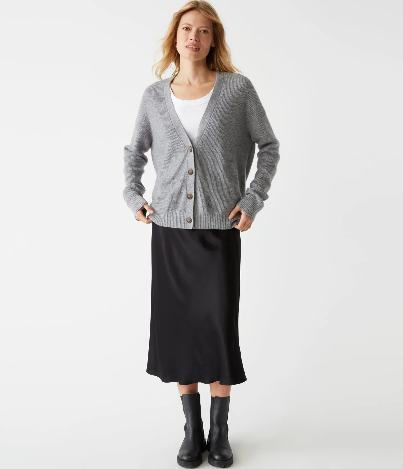 julia_cashmere_cardigan_5.webp Michael Stars Julia Cashmere Cardigan- Sweaters & Cardigans