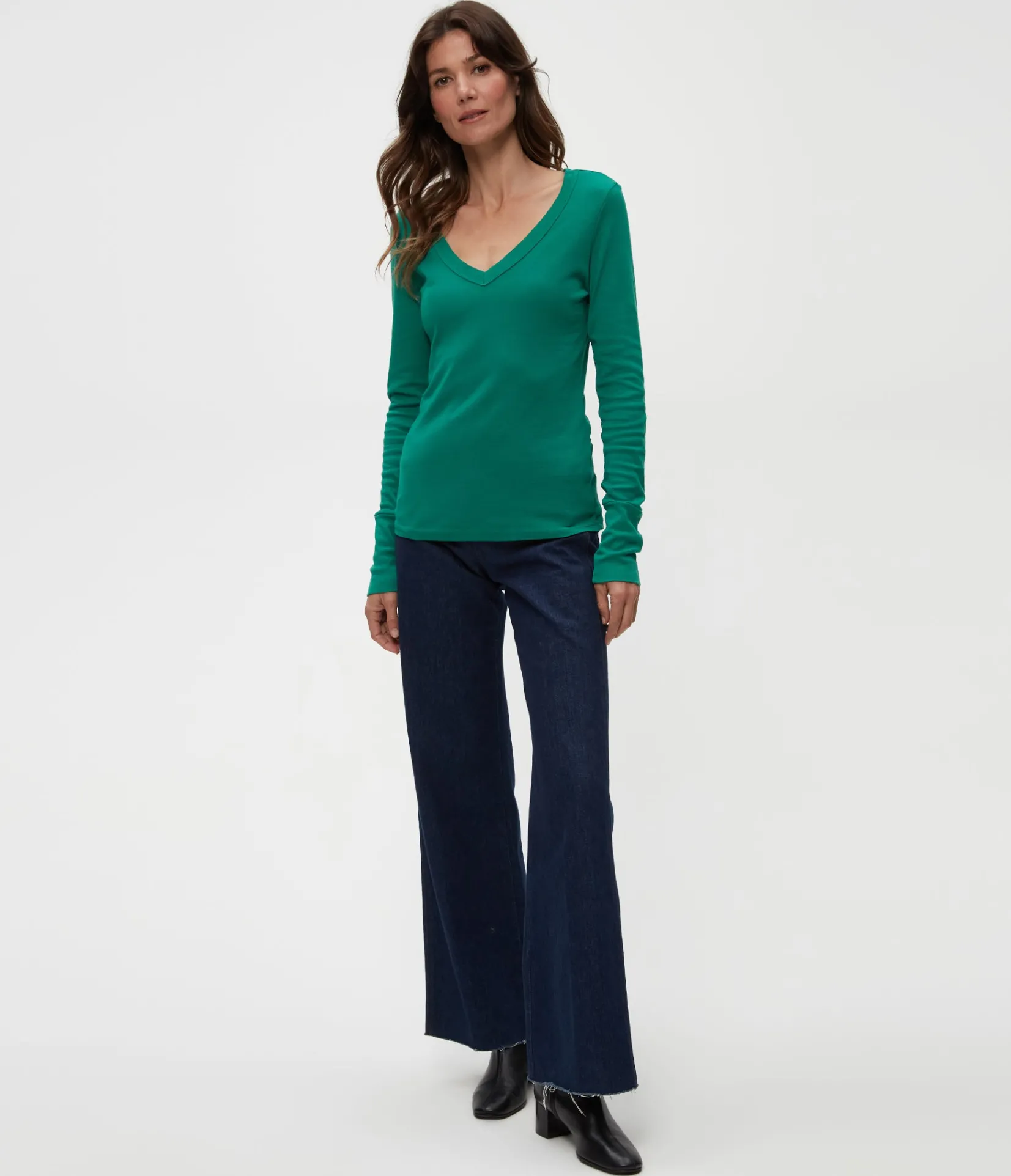 molly_vneck_tee_42.webp Michael Stars Molly V-Neck Tee- T-Shirts | Supima Cotton T-Shirts