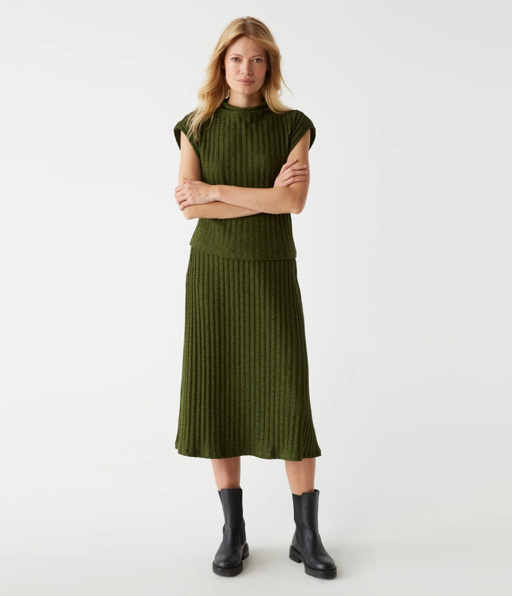 shania_midi_skirt_0.webp Michael Stars Shania Midi Skirt- Sweaters & Cardigans | Pants, Shorts & Skirts