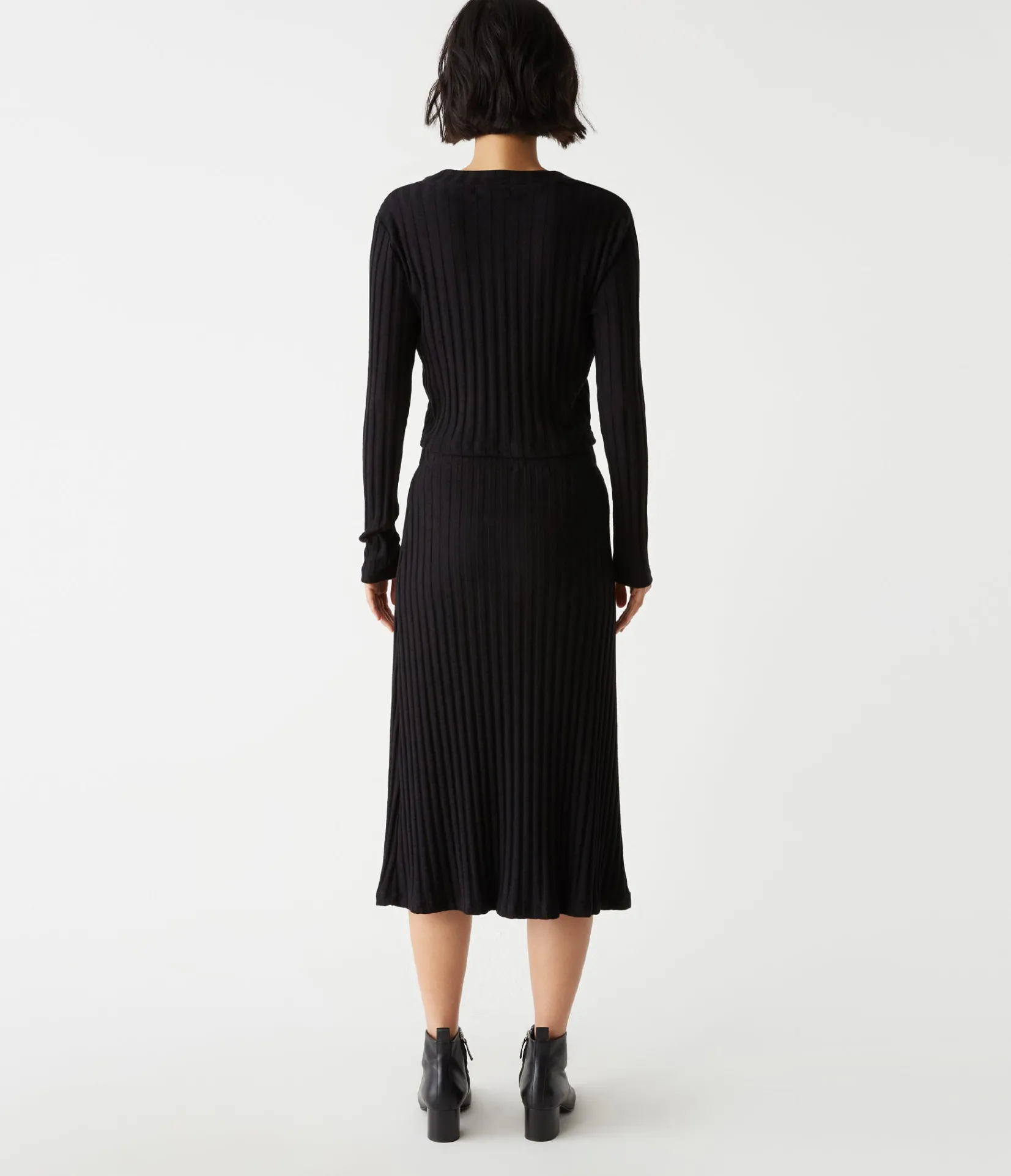 shania_midi_skirt_6.webp Michael Stars Shania Midi Skirt- Sweaters & Cardigans | Pants, Shorts & Skirts